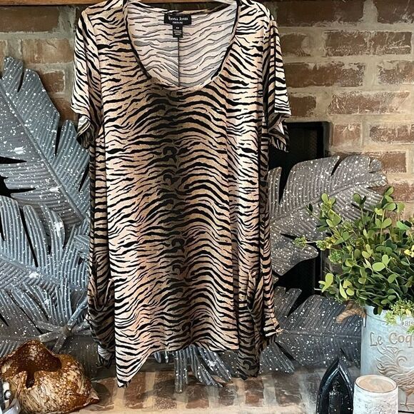 Hanna Jones Tops - Hannah Jones Couture Size 2X Ladies Tunic or Coverup